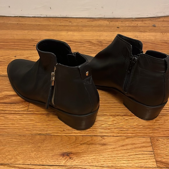 Also Veradia Ankle Boot - Picture 3 of 8